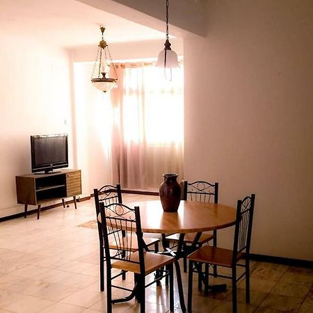 Fully Equipped 3-Bedroom Apt In Downtown Praia Kültér fotó